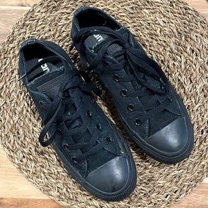 All black low top converse